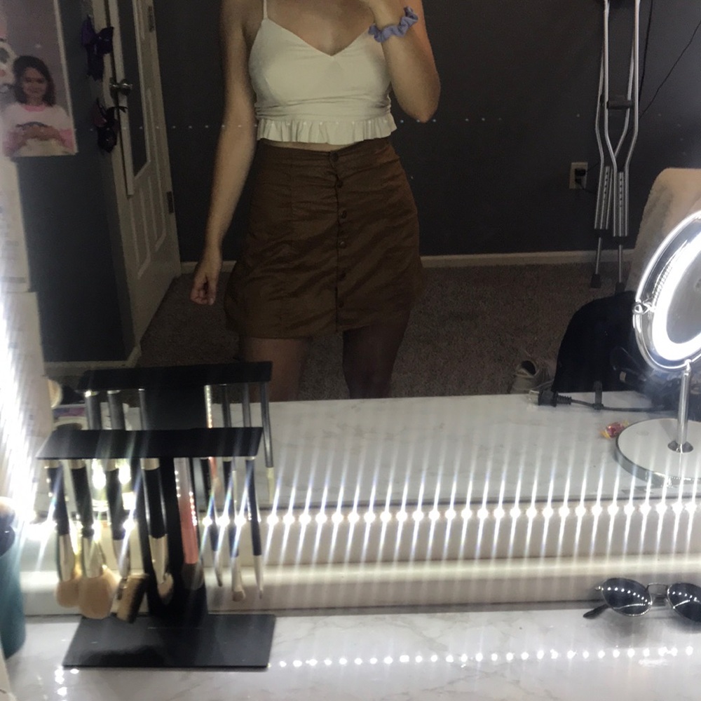 GORGEOUS brown skirt!